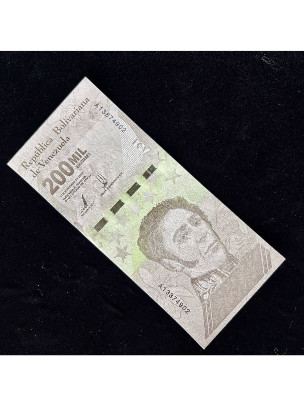Venezuela Banknote Set 200,000 Bolivares Liberator 20 Heroine Hyperinflation Lot - Picture 9 of 9